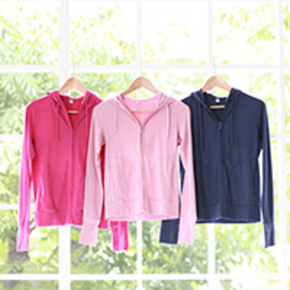 紫外線カットの羽織ものでUV対策もバッチリ!