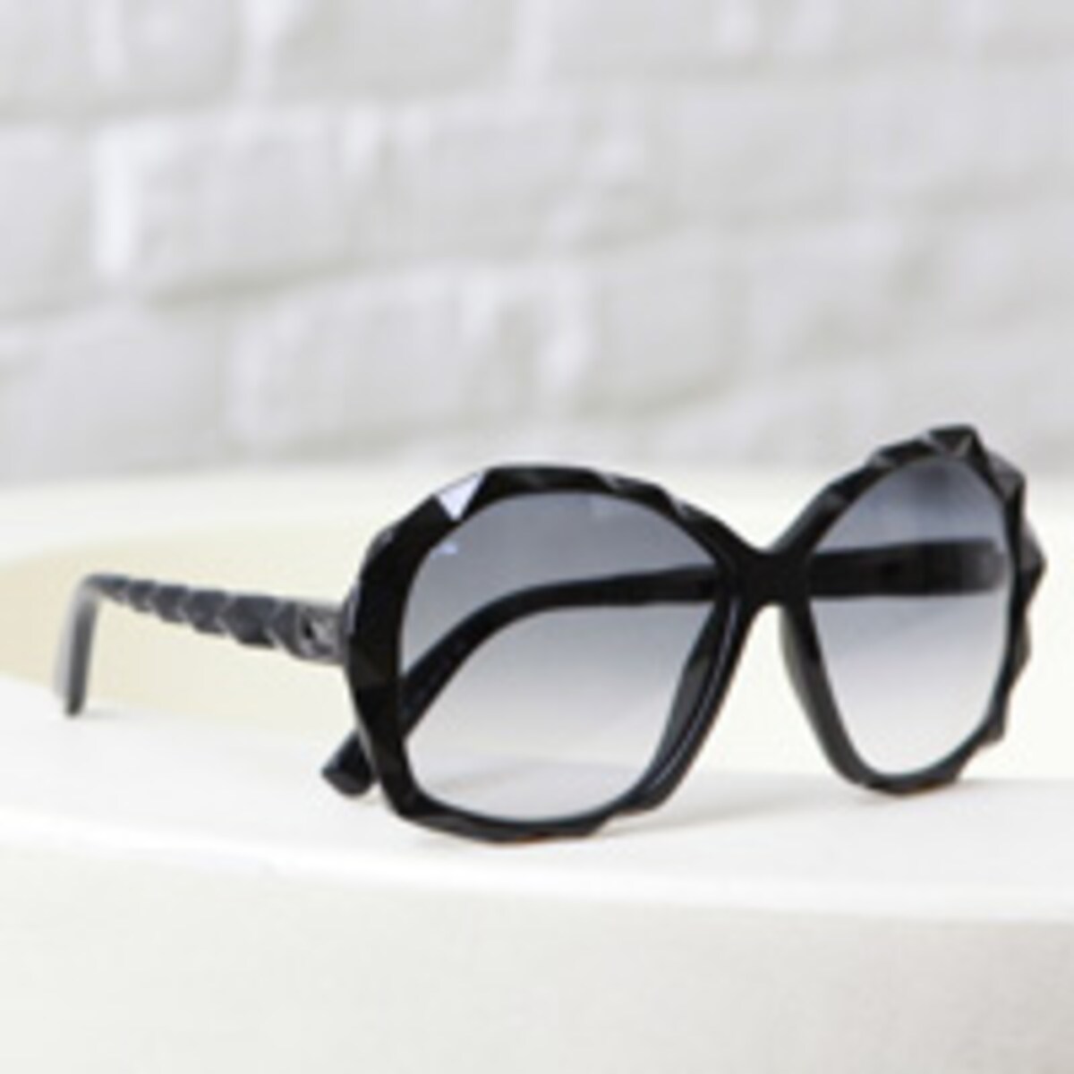 UVカットもオシャレも両立できるサングラスがマスト！