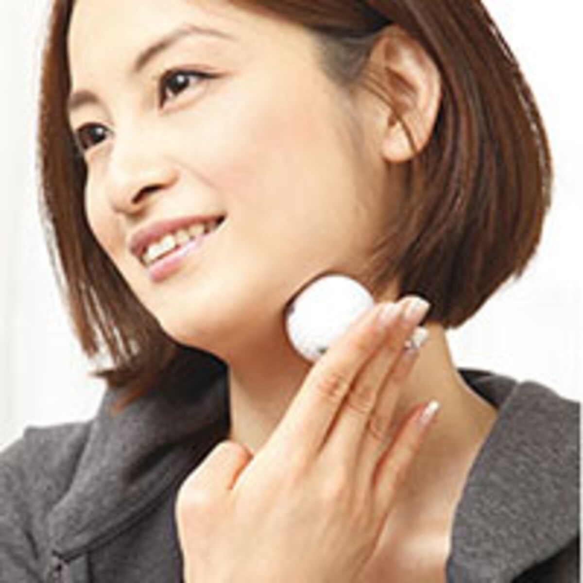 丁寧なケアで美白な小顔を手に入れる