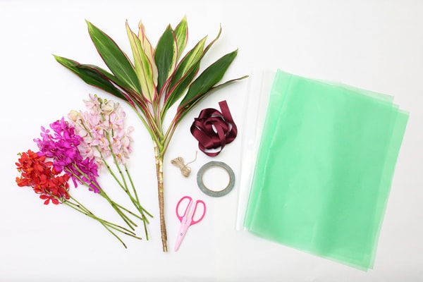 2.顔が長いお花での花束 STEP1:用意する物