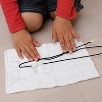 家にある“アレ”で、親子でお掃除アイテムを作ってみよう！