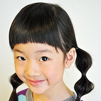 帽子にぴったり！二つ結びヘアアレンジ