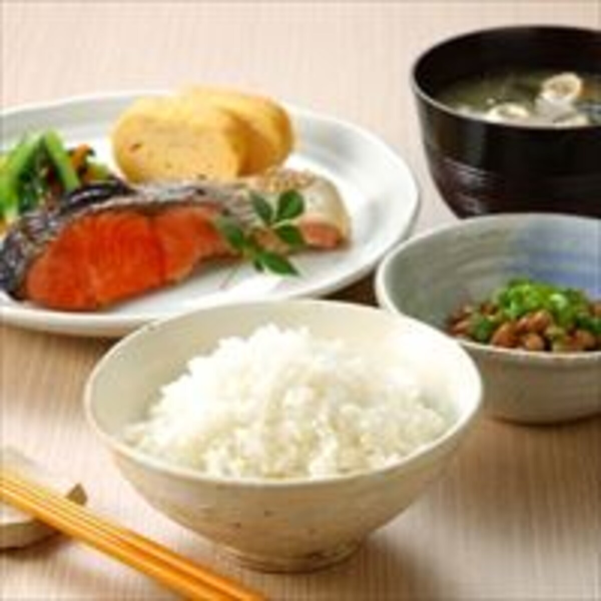 気になるニオイを防ぐ！消臭食材は？
