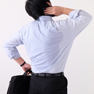 ワイシャツの襟汚れを簡単に落とす身近なアイテム