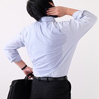 ワイシャツの襟汚れを簡単に落とす身近なアイテム