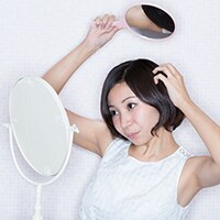 秋の抜け毛に注意！自宅で頭皮ケア