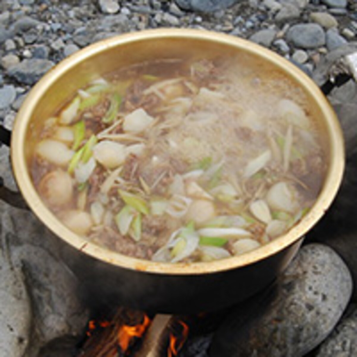 秋になると耳にする芋煮会ってどんな会？