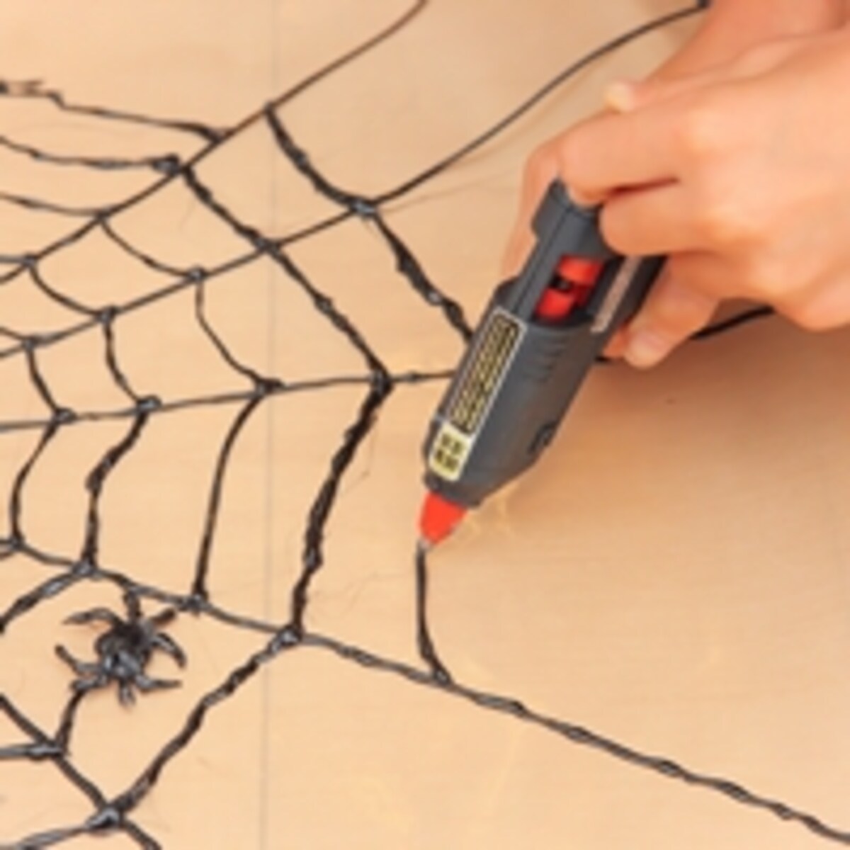 ハロウィンの飾りも! DIY工具グル―ガンの万能さがスゴイ