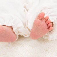 子どもの姿勢が悪いのは浮き指が原因かも!?