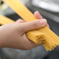 モチモチ触感!水つけパスタがママに人気!