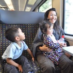 電車内で泣く赤ちゃんにキレる、残念な大人急増中？