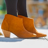 足がクサイ！ブーツのニオイを抑える方法