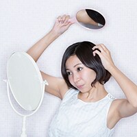 薄毛に悩む女性、原因は女性ホルモンだった?