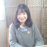 中西由里