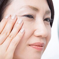 おばさん顔の原因に!ほうれい線は改善できる?