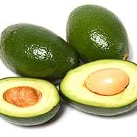 捨てないで！アボカドの種、育ててみない？