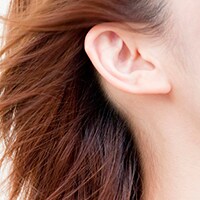 耳マッサージで体ぽかぽか!花粉症にも効くその効果