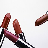 うっかり落としちゃった!壊れたコスメの復活法