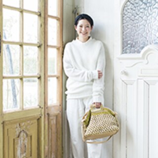 2月27日　久しぶりに会う友人とのランチは、メタリックカラーを効かせて