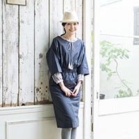 2月29日 さらりとこだわりデザインのワンピをまとい、レセプションへ