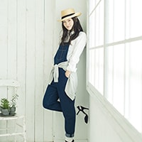 2月19日 サロペットが主役の大人カジュアルでホームパーティへ