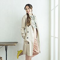 3月9日 フェミニン感のあるトレンチスタイルで、打ち合わせへ