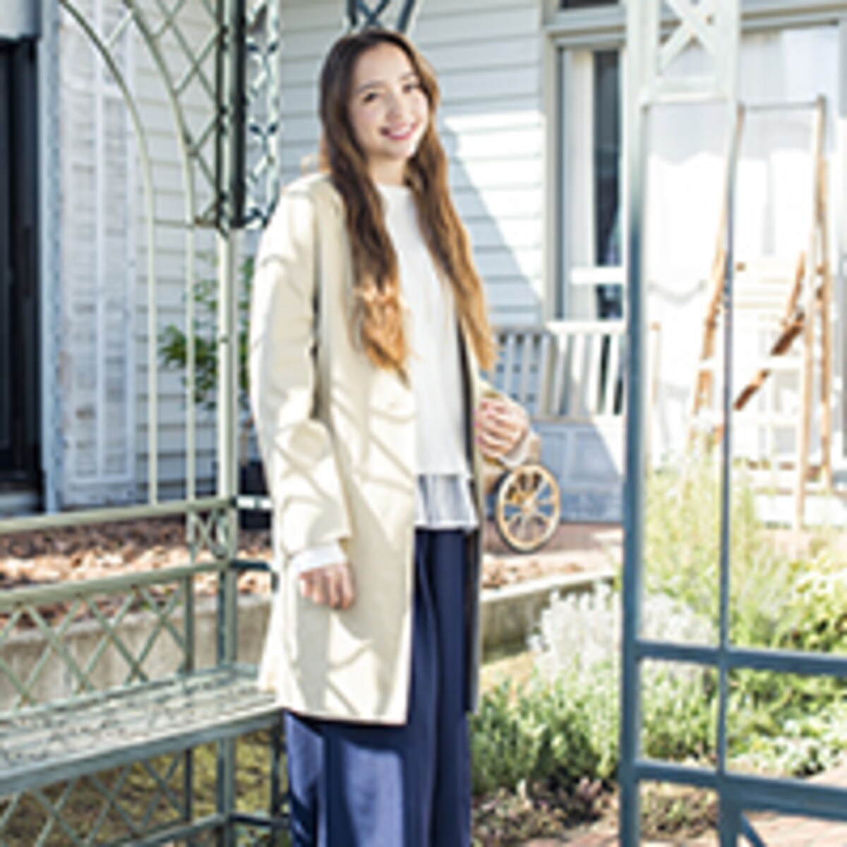 3月17日　大人な雰囲気たっぷりのシンプルな装いで撮影へ