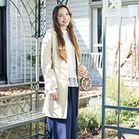 3月17日　大人な雰囲気たっぷりのシンプルな装いで撮影へ