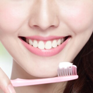 黄ばみは止められない？歯の美白事情