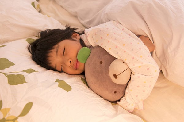 怒っちゃダメ!小学生の”おねしょ”対処法