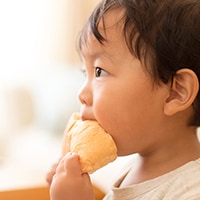 後悔派が半数も!? 子どもの食と成長に関するママたちの不安