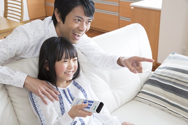 子どもにテレビはいつから始めるべき?