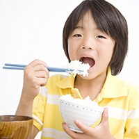 基本マナー!箸の持ち方の正しい指導法は?