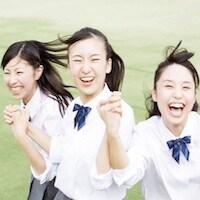 歯磨き粉で洗顔？間違いだらけのニキビ対策「JK緊急座談会」