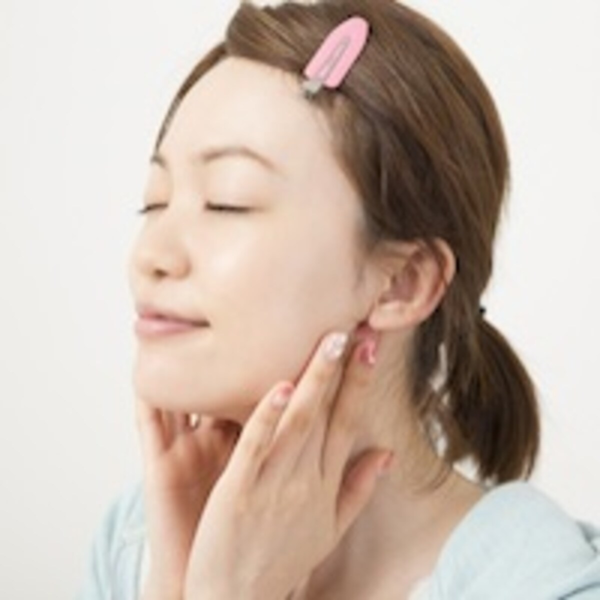 高濃度ビタミンCでニキビが治ると小顔に?!