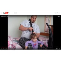 パパ必見!?娘の髪をポニーテールにするテクニック