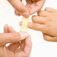 被害続出！“やけど虫”の特徴や対処法は？