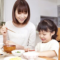 行儀が悪い？食事中のテレビどうしてる？