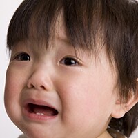 7歳までは急に腕を引っ張らないで！小児肘内障の危険アリ