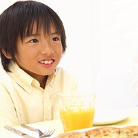 子連れ外食はファミレスが便利!子どもが喜ぶ●●とは