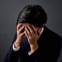 過保護ママは危険！社会に出て【精神を病む】若者が急増中