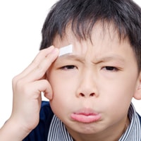 痕に残さない、子どものケガの対処法