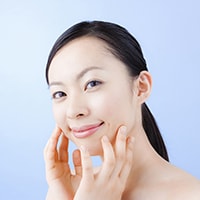 毛穴が消える!?SNSで話題の乳液洗顔を徹底解説