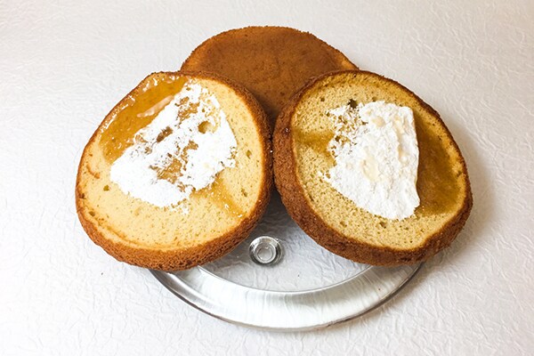 パンケーキのなかにはクリームとシロップが