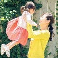 フリーアナウンサー・高島彩がおすすめの“子育てグッズ”を紹介