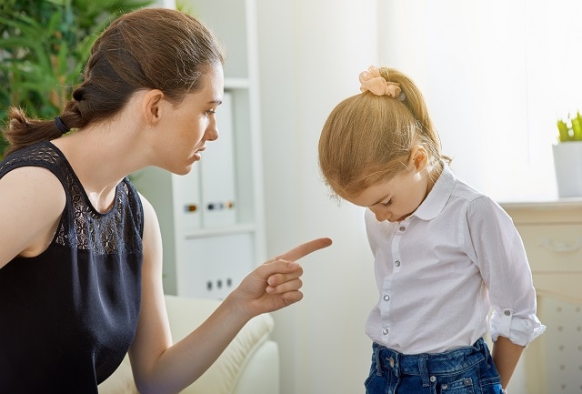 子どもに脅し文句を使ってしまう…なぜダメ？