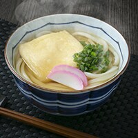 あの有名カップうどんも…関東と関西のうどんだし事情