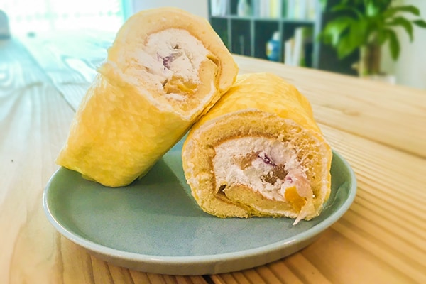 ミニストップ「もちもち食感フルーツロール」はとってもボリューミー！