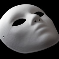 意外と多い！　愛情ゼロでも離婚しない「仮面夫婦」の特徴と切実な理由