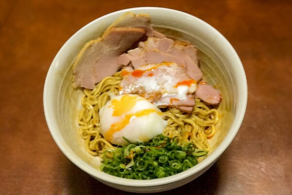 インスタント麺で簡単にできる!?自宅で激ウマ油そばを作ってみた！